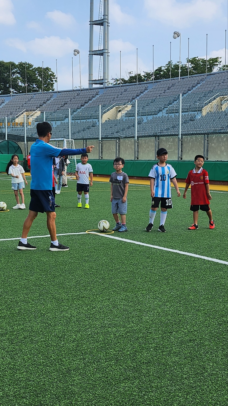 지역아동을 위한 축구무료강습(2023.08.18.) 사진4